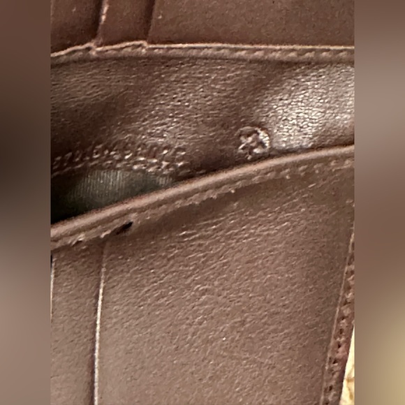 Authentic Genuine Leather GG Wallet - Picture 13 of 13